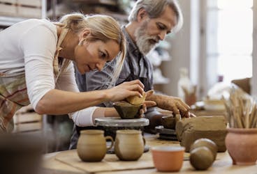 Lección de cerámica en Génova con los típicos laggioni de Liguria